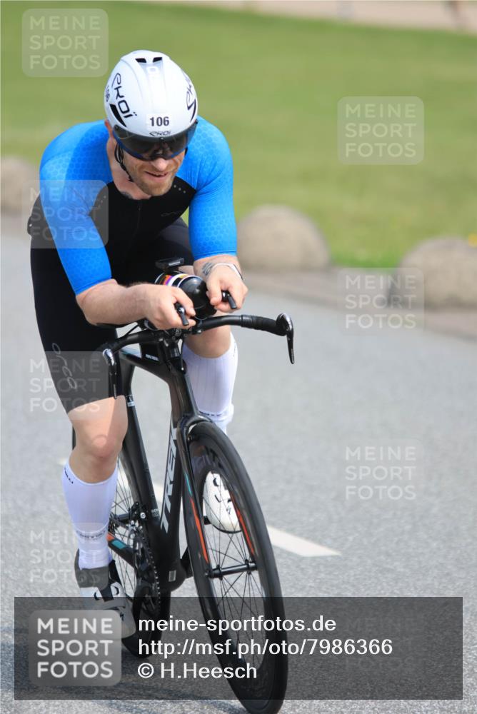 15.06.2025 - 27. Vierlanden-Triathlon H.Heesch http://msf.ph/oto/7986366 15.06.2025 11:11:13 Radfahren 77, 106, 714 meine-sportfotos.de