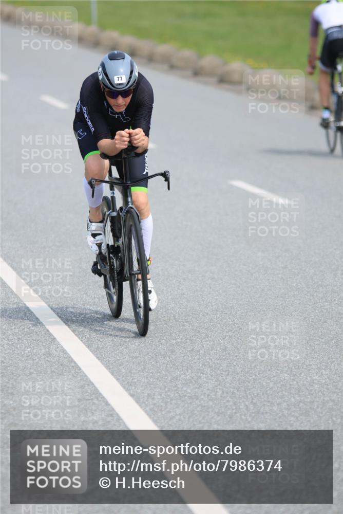 15.06.2025 - 27. Vierlanden-Triathlon H.Heesch http://msf.ph/oto/7986374 15.06.2025 11:11:19 Radfahren 59, 77, 88, 116, 127, 646 meine-sportfotos.de