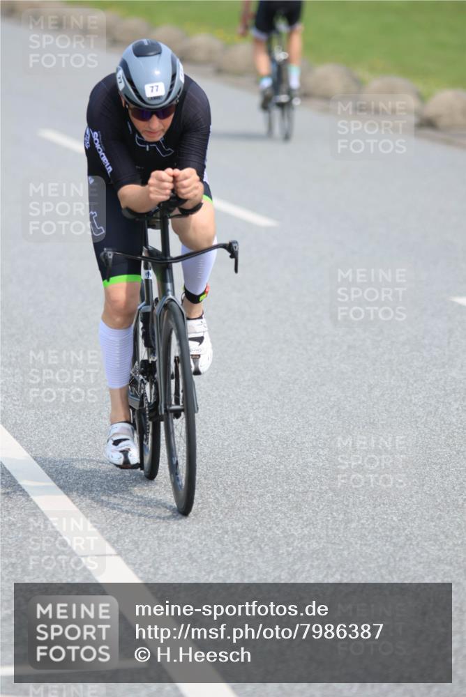 15.06.2025 - 27. Vierlanden-Triathlon H.Heesch http://msf.ph/oto/7986387 15.06.2025 11:11:19 Radfahren 59, 77, 88, 116, 127, 646 meine-sportfotos.de