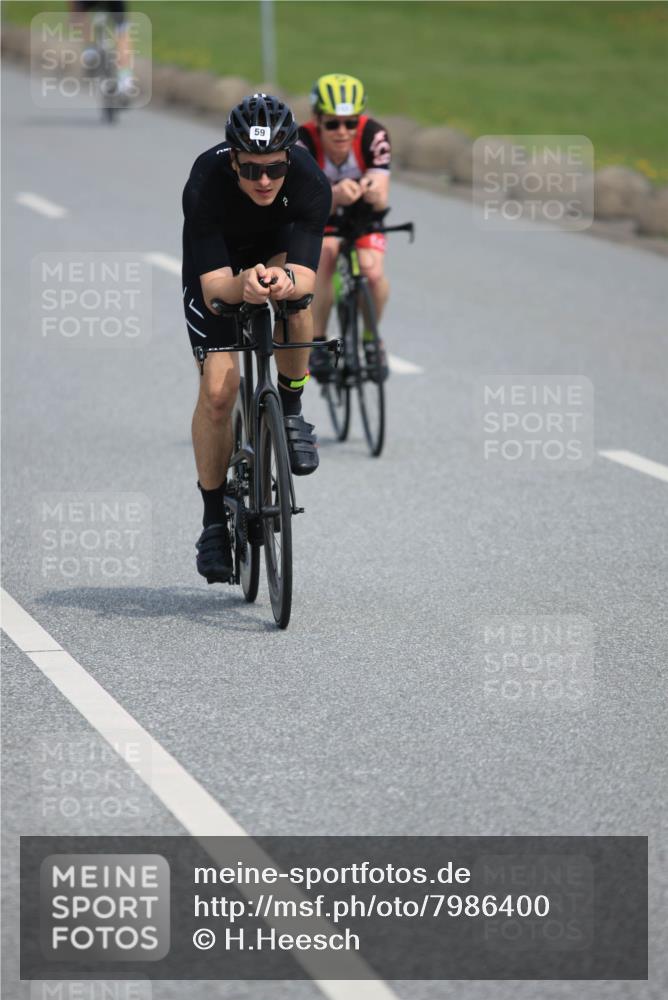 15.06.2025 - 27. Vierlanden-Triathlon H.Heesch http://msf.ph/oto/7986400 15.06.2025 11:11:23 Radfahren 59, 67, 77, 88, 116, 127, 646 meine-sportfotos.de