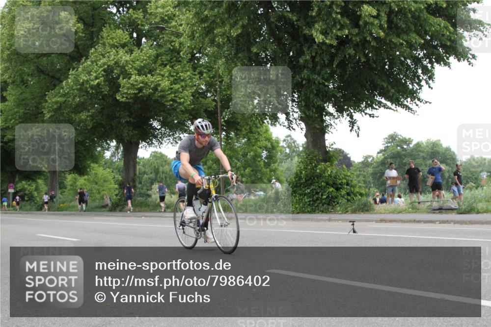 15.06.2025 - 7 Türme Triathlon Yannick Fuchs http://msf.ph/oto/7986402 15.06.2025 13:50:19 Radfahren  meine-sportfotos.de