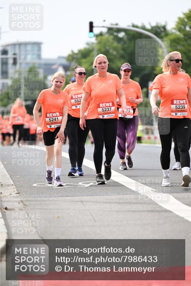15.06.2025 - REWE Women's Run Dr. Thomas Lammeyer http://msf.ph/oto/7986433 15.06.2025 10:47:49 Laufen 5241, 552, 5237, 5239, 73 meine-sportfotos.de