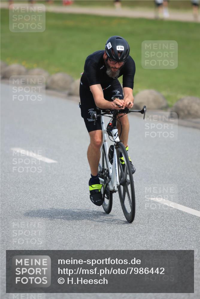 15.06.2025 - 27. Vierlanden-Triathlon H.Heesch http://msf.ph/oto/7986442 15.06.2025 11:11:26 Radfahren 59, 67, 88, 116, 127, 646 meine-sportfotos.de