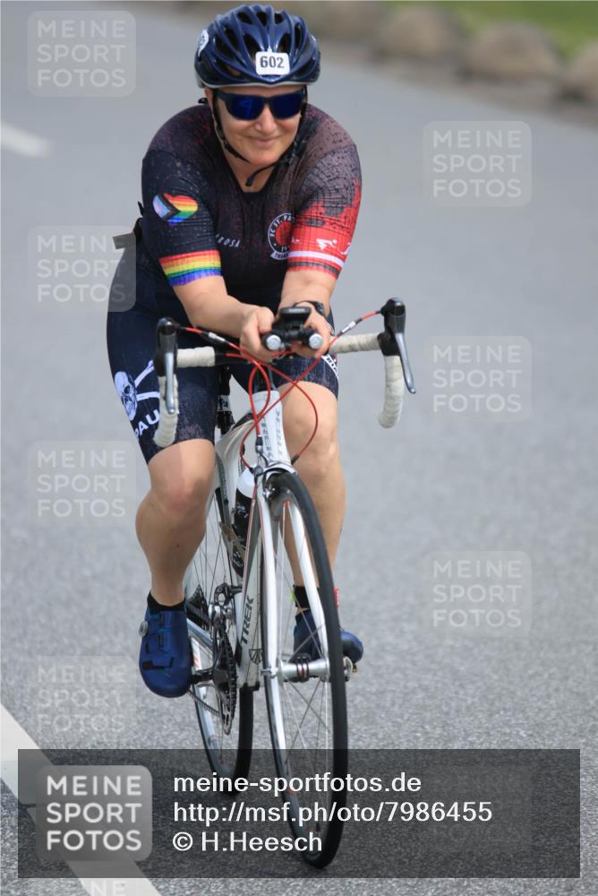 15.06.2025 - 27. Vierlanden-Triathlon H.Heesch http://msf.ph/oto/7986455 15.06.2025 11:11:50 Radfahren 212, 602 meine-sportfotos.de