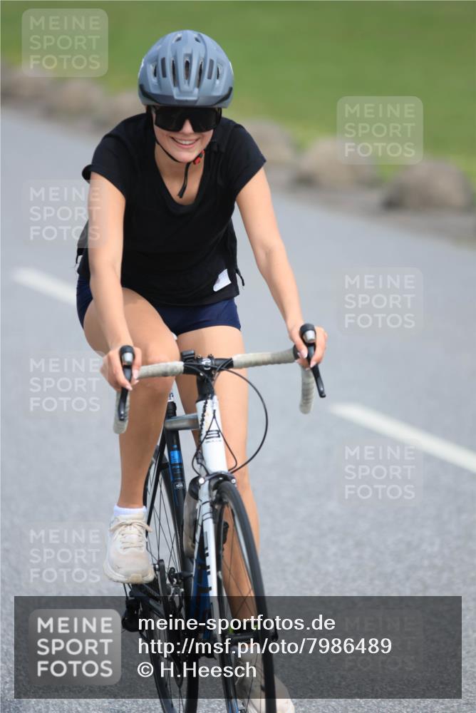 15.06.2025 - 27. Vierlanden-Triathlon H.Heesch http://msf.ph/oto/7986489 15.06.2025 11:12:08 Radfahren 231, 474, 574, 629 meine-sportfotos.de