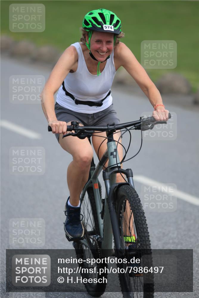 15.06.2025 - 27. Vierlanden-Triathlon H.Heesch http://msf.ph/oto/7986497 15.06.2025 11:12:13 Radfahren 231, 235, 474, 574, 854 meine-sportfotos.de