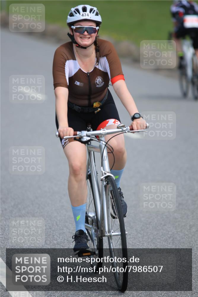 15.06.2025 - 27. Vierlanden-Triathlon H.Heesch http://msf.ph/oto/7986507 15.06.2025 11:12:16 Radfahren 235, 474, 574, 637, 699, 854 meine-sportfotos.de