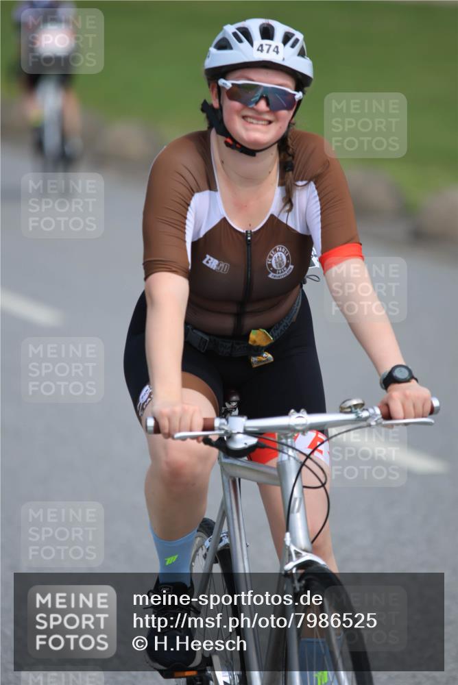 15.06.2025 - 27. Vierlanden-Triathlon H.Heesch http://msf.ph/oto/7986525 15.06.2025 11:12:16 Radfahren 235, 474, 574, 637, 699, 854 meine-sportfotos.de