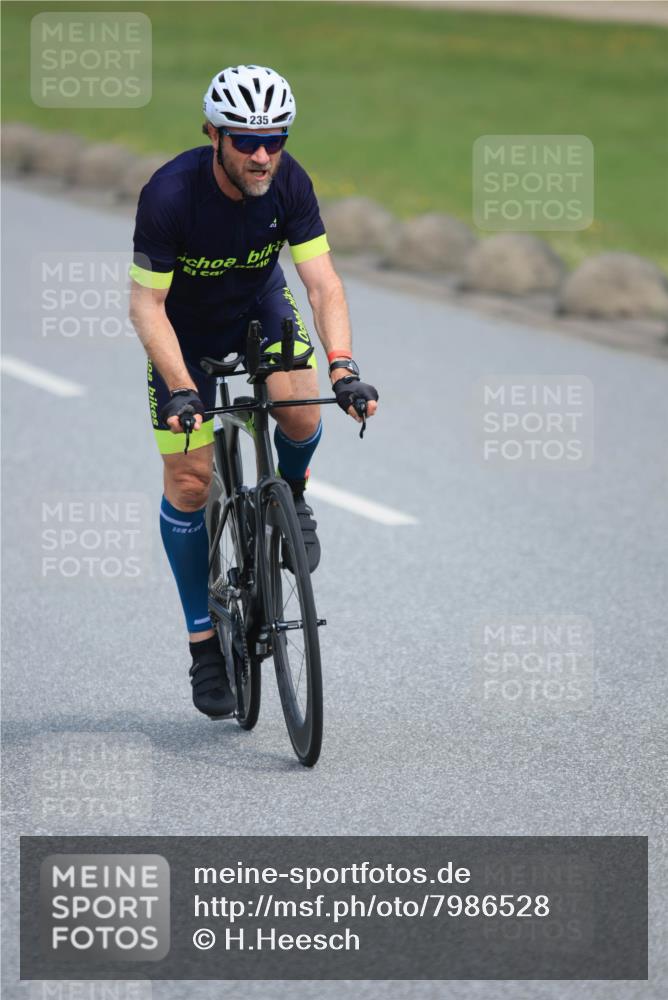 15.06.2025 - 27. Vierlanden-Triathlon H.Heesch http://msf.ph/oto/7986528 15.06.2025 11:12:19 Radfahren 222, 235, 474, 637, 699, 854 meine-sportfotos.de