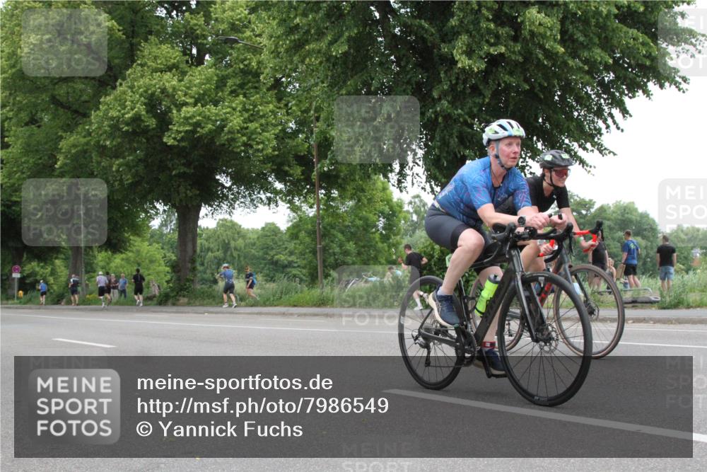 15.06.2025 - 7 Türme Triathlon Yannick Fuchs http://msf.ph/oto/7986549 15.06.2025 13:50:46 Radfahren  meine-sportfotos.de
