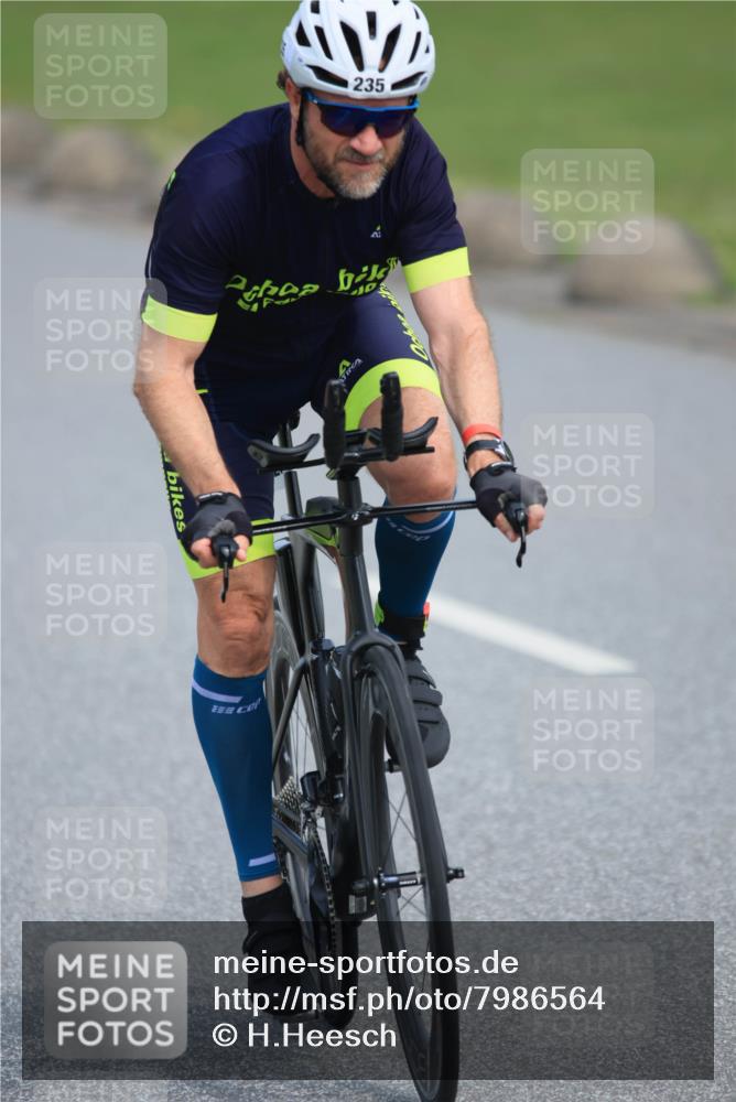 15.06.2025 - 27. Vierlanden-Triathlon H.Heesch http://msf.ph/oto/7986564 15.06.2025 11:12:19 Radfahren 222, 235, 474, 637, 699, 854 meine-sportfotos.de