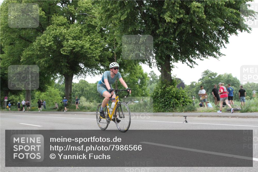 15.06.2025 - 7 Türme Triathlon Yannick Fuchs http://msf.ph/oto/7986566 15.06.2025 13:50:48 Radfahren  meine-sportfotos.de