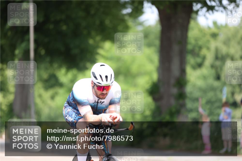 15.06.2025 - 7 Türme Triathlon Yannick Fuchs http://msf.ph/oto/7986573 15.06.2025 12:57:23 Radfahren 257, 503, 595, 789, 1016, 1073, 1156, 1181 meine-sportfotos.de