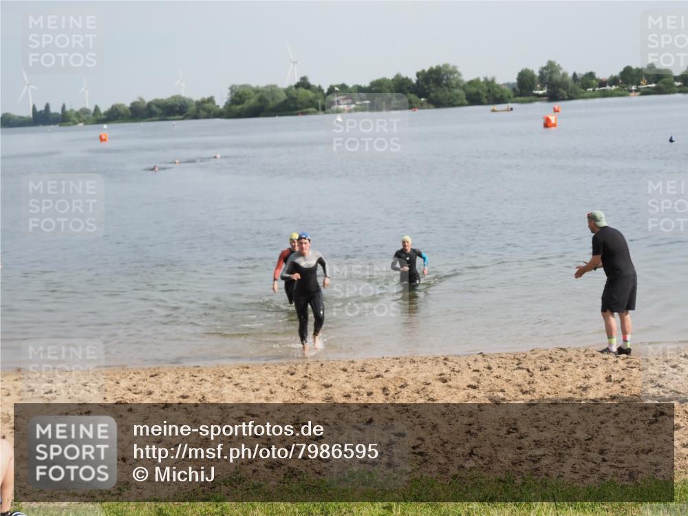 21.06.2025 - 27. Vierlanden-Triathlon MichiJ http://msf.ph/oto/7986595 15.06.2026 09:11:56 Schwimmen 215, 229, 245 meine-sportfotos.de