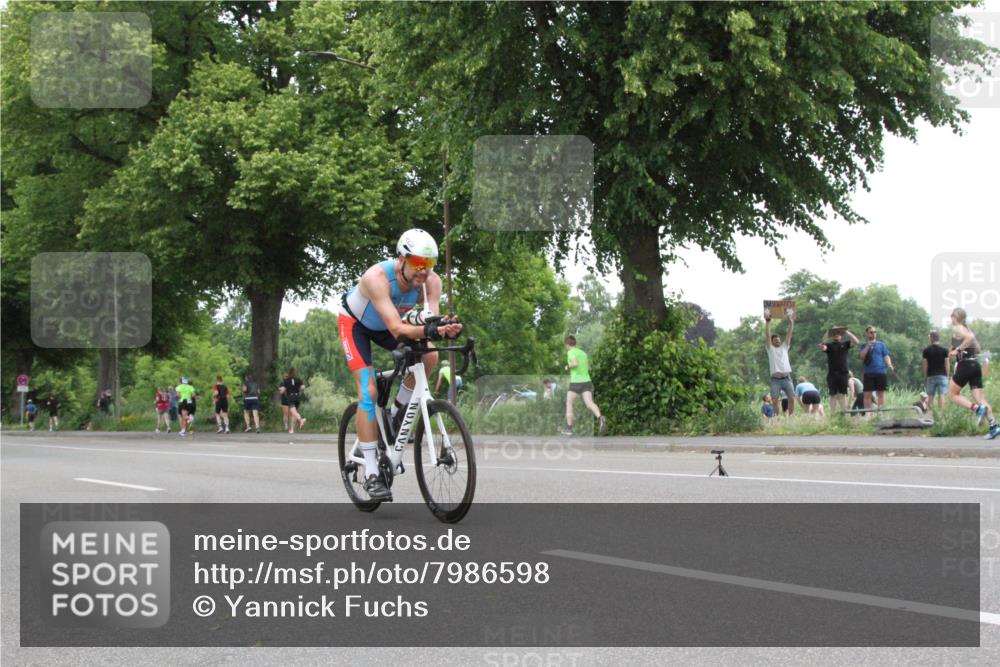 15.06.2025 - 7 Türme Triathlon Yannick Fuchs http://msf.ph/oto/7986598 15.06.2025 13:51:01 Radfahren  meine-sportfotos.de
