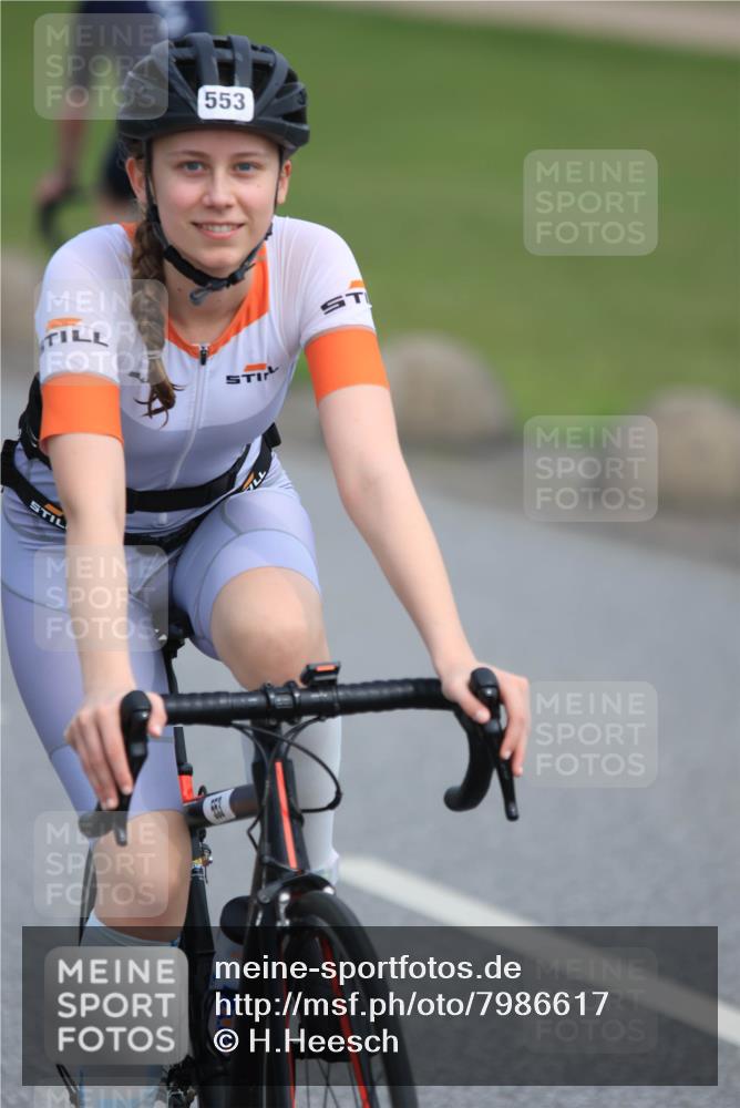 15.06.2025 - 27. Vierlanden-Triathlon H.Heesch http://msf.ph/oto/7986617 15.06.2025 11:12:36 Radfahren 553, 572, 578, 696 meine-sportfotos.de