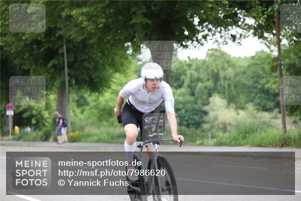 15.06.2025 - 7 Türme Triathlon Yannick Fuchs http://msf.ph/oto/7986620 15.06.2025 11:42:06 Radfahren 225 meine-sportfotos.de