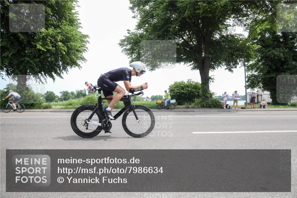 15.06.2025 - 7 Türme Triathlon Yannick Fuchs http://msf.ph/oto/7986634 15.06.2025 12:16:19 Radfahren 256, 260, 332 meine-sportfotos.de