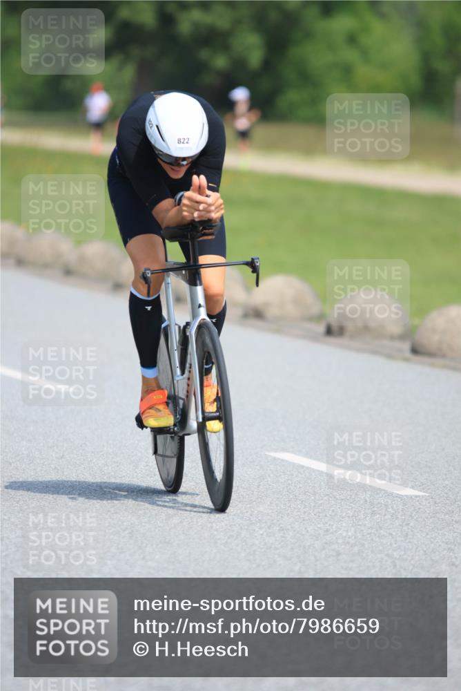 21.06.2025 - 27. Vierlanden-Triathlon H.Heesch http://msf.ph/oto/7986659 15.06.2025 11:34:30 Radfahren 250, 740, 822, 905, 935 meine-sportfotos.de
