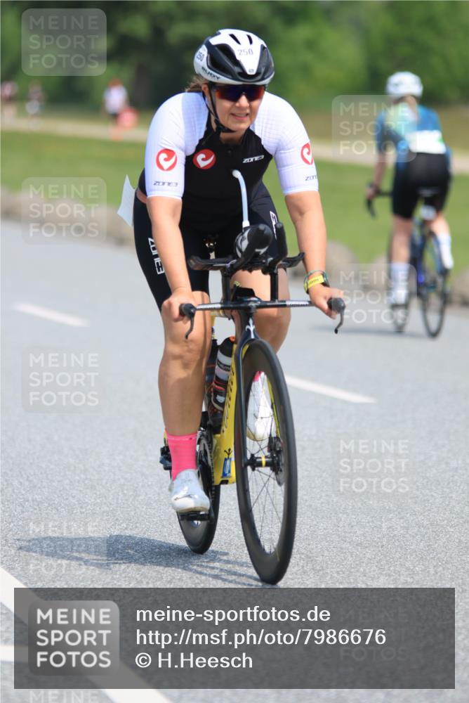 21.06.2025 - 27. Vierlanden-Triathlon H.Heesch http://msf.ph/oto/7986676 15.06.2025 11:34:31 Radfahren 250, 740, 822, 905, 935 meine-sportfotos.de