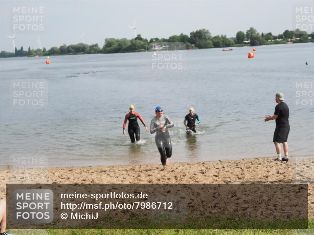 21.06.2025 - 27. Vierlanden-Triathlon MichiJ http://msf.ph/oto/7986712 15.06.2026 09:11:57 Schwimmen 201, 215, 229, 245 meine-sportfotos.de