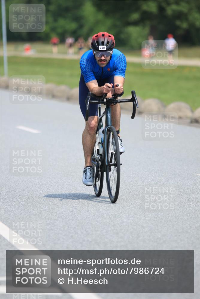 21.06.2025 - 27. Vierlanden-Triathlon H.Heesch http://msf.ph/oto/7986724 15.06.2025 11:34:37 Radfahren 740, 775, 935 meine-sportfotos.de