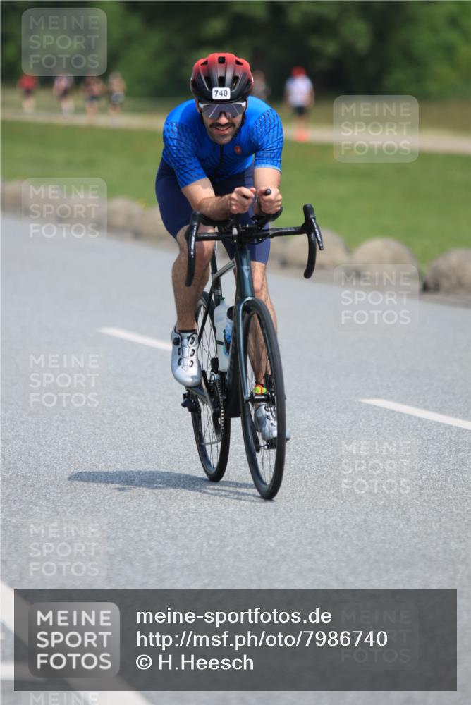 21.06.2025 - 27. Vierlanden-Triathlon H.Heesch http://msf.ph/oto/7986740 15.06.2025 11:34:37 Radfahren 740, 775, 935 meine-sportfotos.de