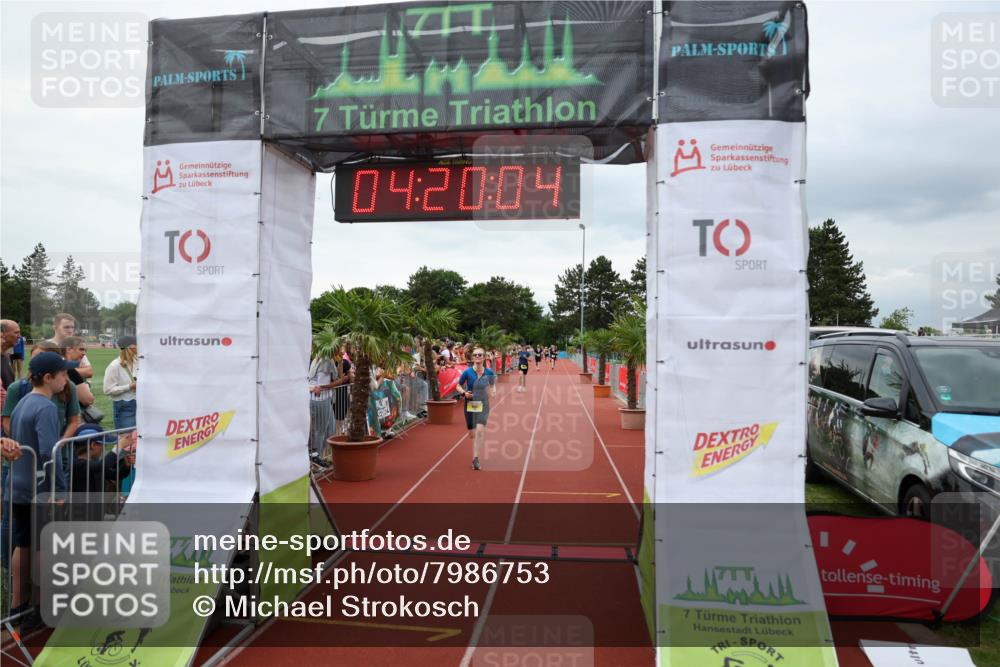 15.06.2025 - 7 Türme Triathlon Michael Strokosch http://msf.ph/oto/7986753 15.06.2025 14:20:04 Ziel 809, 897 meine-sportfotos.de