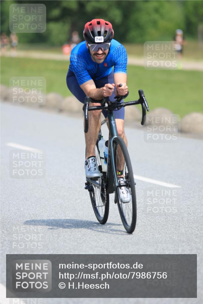 21.06.2025 - 27. Vierlanden-Triathlon H.Heesch http://msf.ph/oto/7986756 15.06.2025 11:34:37 Radfahren 740, 775, 935 meine-sportfotos.de