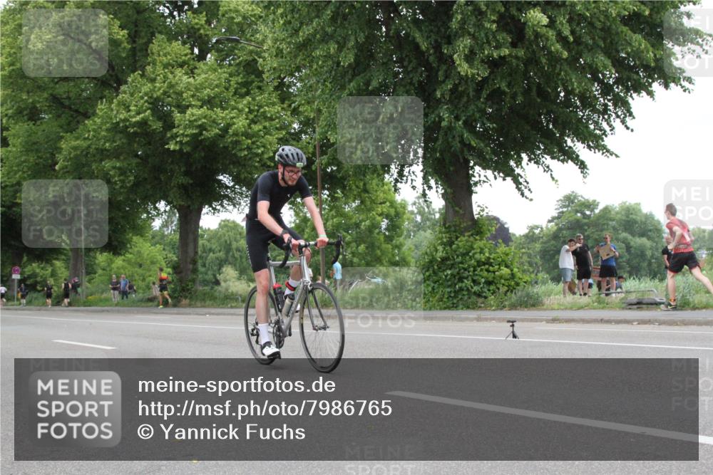 15.06.2025 - 7 Türme Triathlon Yannick Fuchs http://msf.ph/oto/7986765 15.06.2025 13:51:45 Radfahren  meine-sportfotos.de