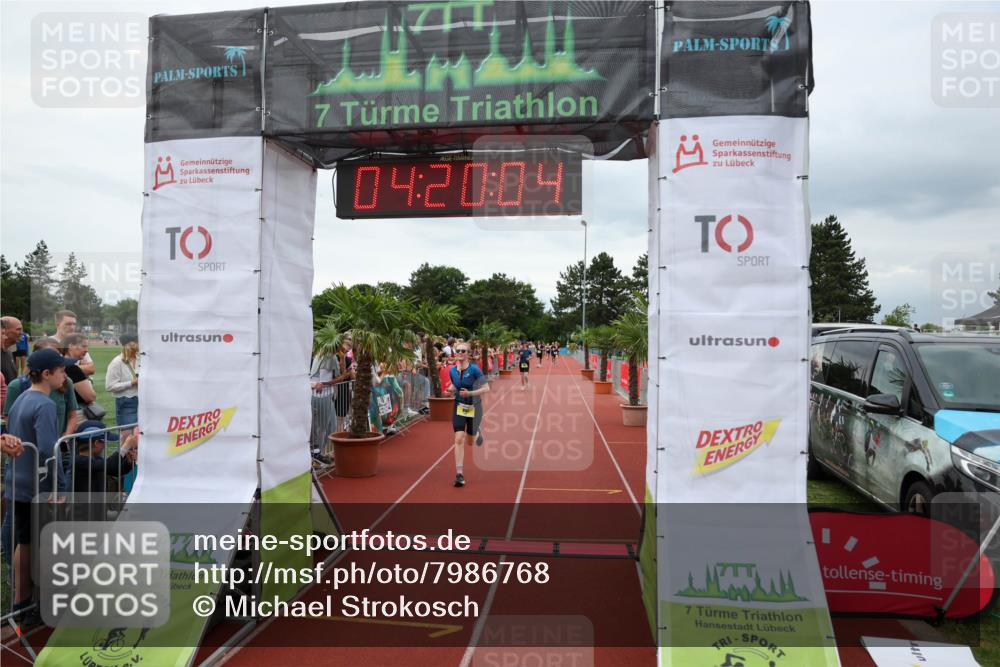 15.06.2025 - 7 Türme Triathlon Michael Strokosch http://msf.ph/oto/7986768 15.06.2025 14:20:04 Ziel 809, 897 meine-sportfotos.de