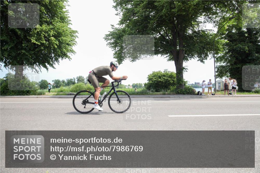 15.06.2025 - 7 Türme Triathlon Yannick Fuchs http://msf.ph/oto/7986769 15.06.2025 12:23:50 Radfahren 284, 594 meine-sportfotos.de