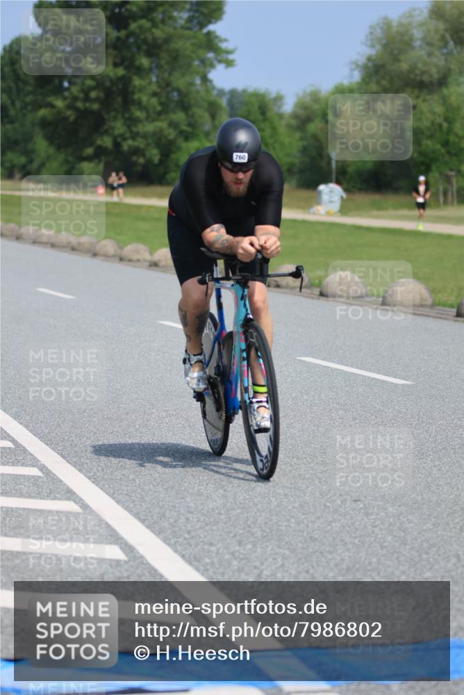 21.06.2025 - 27. Vierlanden-Triathlon H.Heesch http://msf.ph/oto/7986802 15.06.2025 11:34:49 Radfahren 638, 707, 760, 894, 961 meine-sportfotos.de