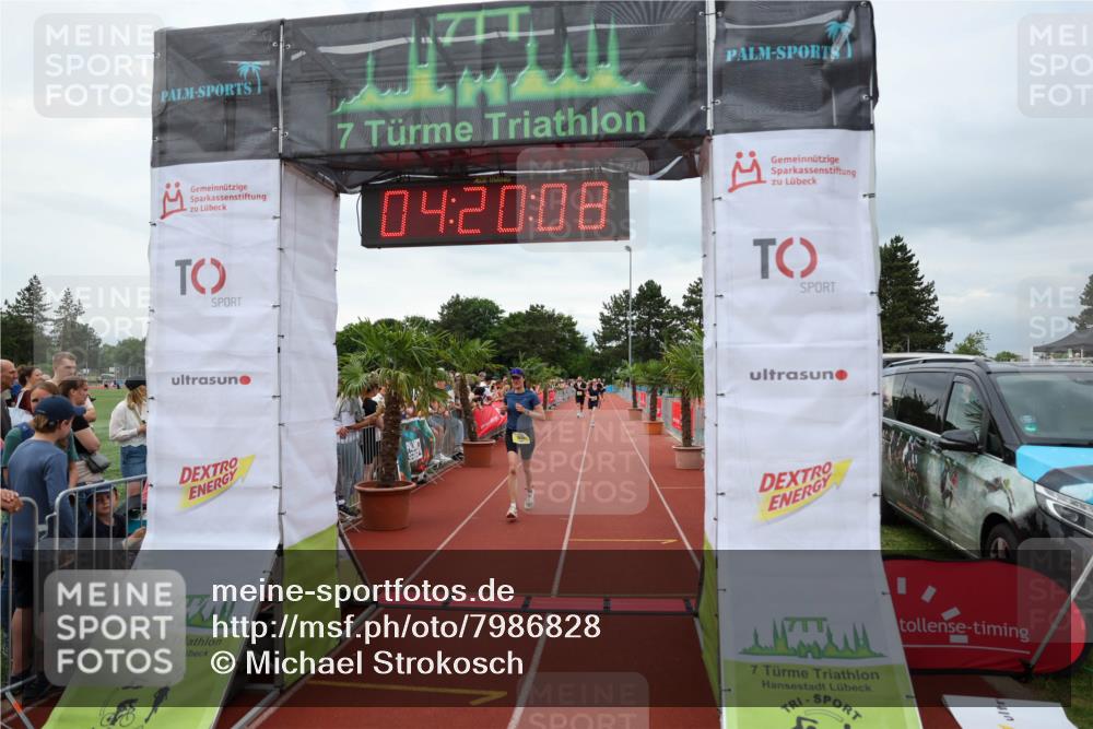 15.06.2025 - 7 Türme Triathlon Michael Strokosch http://msf.ph/oto/7986828 15.06.2025 14:20:08 Ziel 897, 906, 1026 meine-sportfotos.de