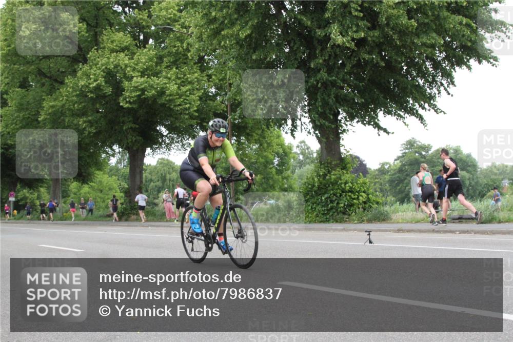 15.06.2025 - 7 Türme Triathlon Yannick Fuchs http://msf.ph/oto/7986837 15.06.2025 13:52:26 Radfahren  meine-sportfotos.de