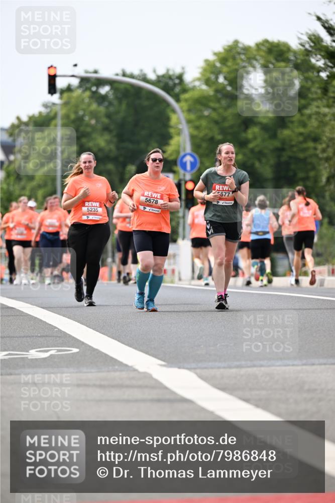 15.06.2025 - REWE Women's Run Dr. Thomas Lammeyer http://msf.ph/oto/7986848 15.06.2025 10:48:00 Laufen 677, 5678, 5235, 4 meine-sportfotos.de