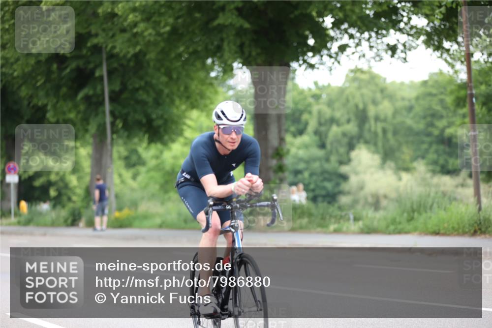 15.06.2025 - 7 Türme Triathlon Yannick Fuchs http://msf.ph/oto/7986880 15.06.2025 11:42:12 Radfahren 214, 225, 237 meine-sportfotos.de