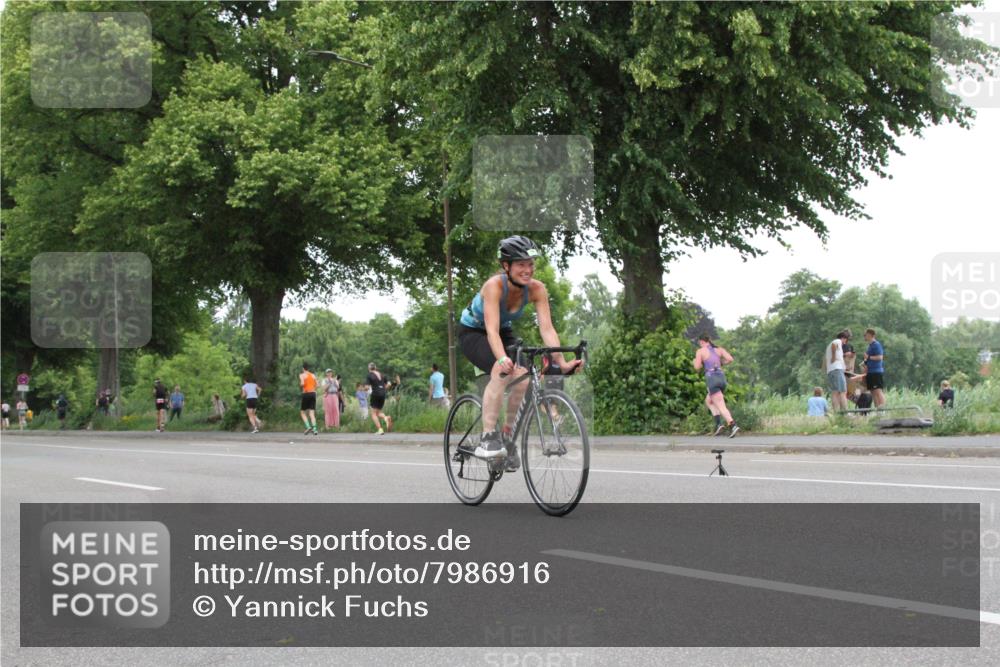 15.06.2025 - 7 Türme Triathlon Yannick Fuchs http://msf.ph/oto/7986916 15.06.2025 13:53:00 Radfahren  meine-sportfotos.de