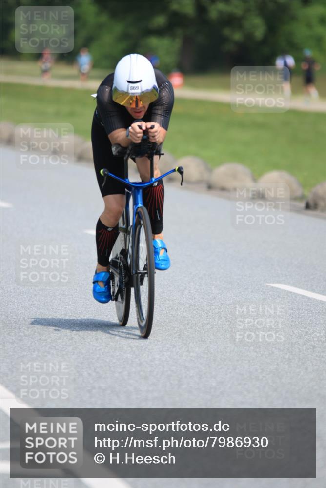 21.06.2025 - 27. Vierlanden-Triathlon H.Heesch http://msf.ph/oto/7986930 15.06.2025 11:35:07 Radfahren 662 meine-sportfotos.de