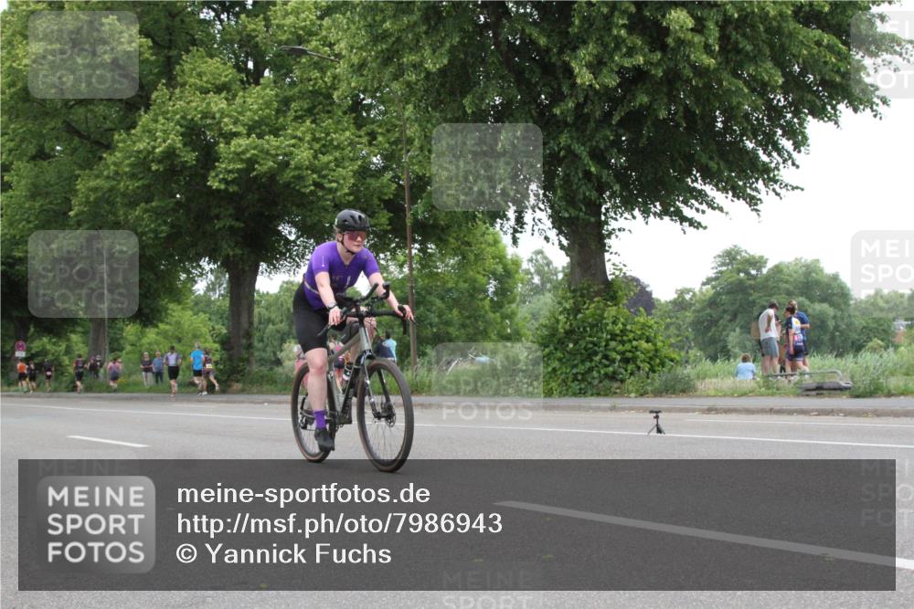 15.06.2025 - 7 Türme Triathlon Yannick Fuchs http://msf.ph/oto/7986943 15.06.2025 13:53:11 Radfahren  meine-sportfotos.de