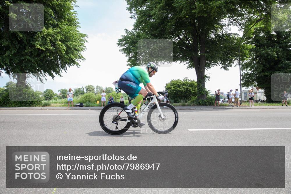 15.06.2025 - 7 Türme Triathlon Yannick Fuchs http://msf.ph/oto/7986947 15.06.2025 12:34:52 Radfahren 213, 338, 383 meine-sportfotos.de