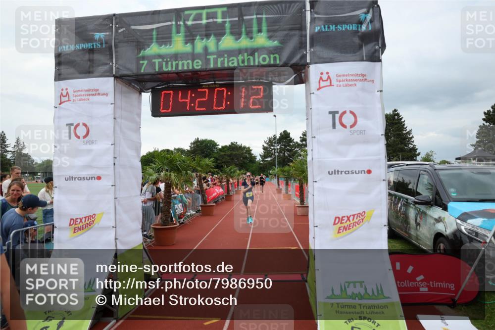 15.06.2025 - 7 Türme Triathlon Michael Strokosch http://msf.ph/oto/7986950 15.06.2025 14:20:12 Ziel 897, 906, 1026 meine-sportfotos.de