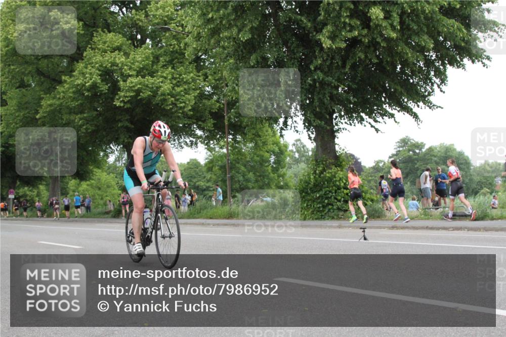 15.06.2025 - 7 Türme Triathlon Yannick Fuchs http://msf.ph/oto/7986952 15.06.2025 13:53:14 Radfahren  meine-sportfotos.de