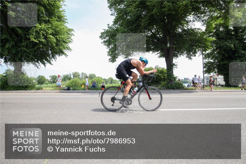 15.06.2025 - 7 Türme Triathlon Yannick Fuchs http://msf.ph/oto/7986953 15.06.2025 12:35:16 Radfahren 281, 574, 652 meine-sportfotos.de