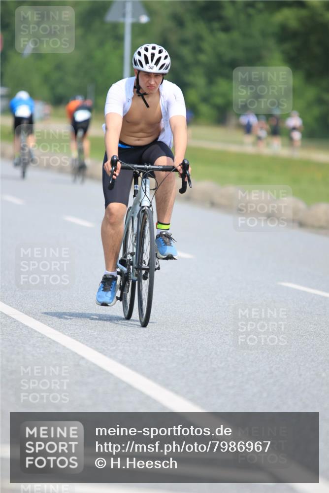 21.06.2025 - 27. Vierlanden-Triathlon H.Heesch http://msf.ph/oto/7986967 15.06.2025 11:35:24 Radfahren 58, 656 meine-sportfotos.de