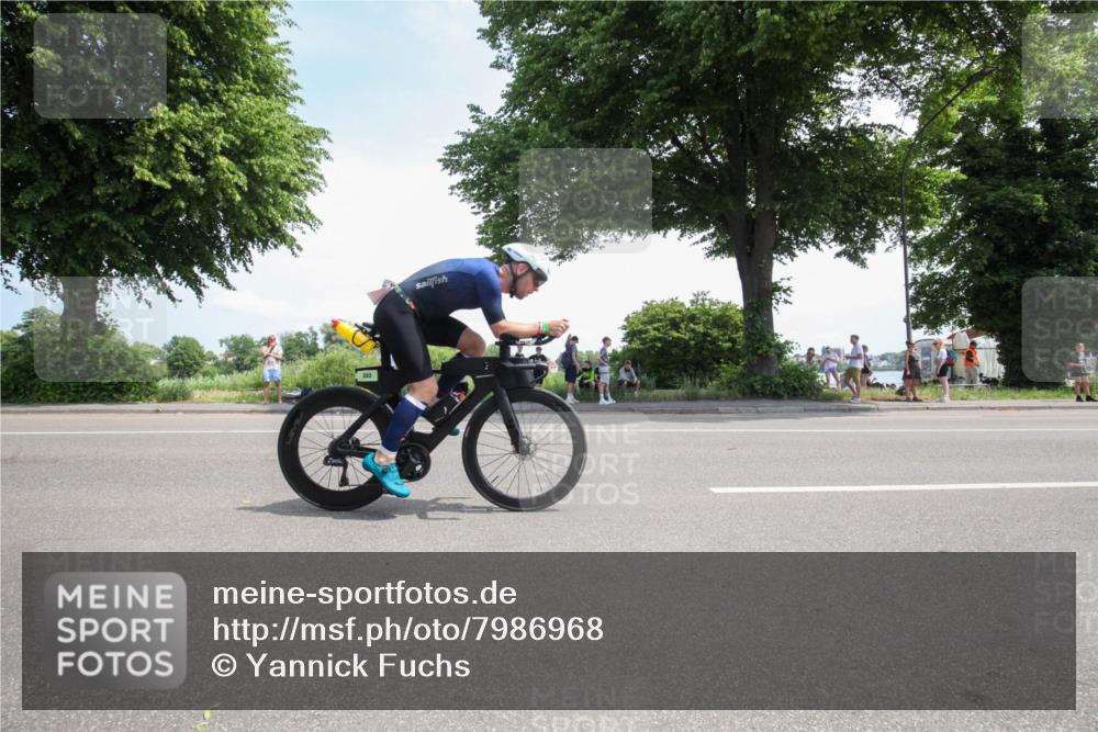 15.06.2025 - 7 Türme Triathlon Yannick Fuchs http://msf.ph/oto/7986968 15.06.2025 12:36:07 Radfahren 220, 276, 333 meine-sportfotos.de