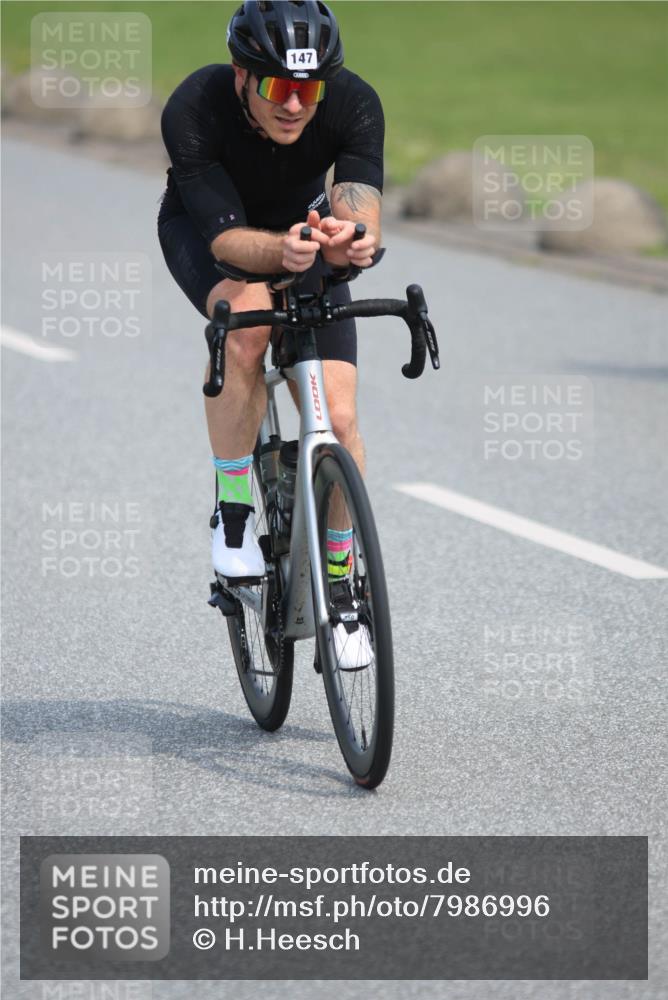 15.06.2025 - 27. Vierlanden-Triathlon H.Heesch http://msf.ph/oto/7986996 15.06.2025 11:15:43 Radfahren 65, 147, 531, 670, 729, 779 meine-sportfotos.de