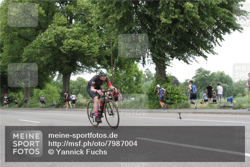15.06.2025 - 7 Türme Triathlon Yannick Fuchs http://msf.ph/oto/7987004 15.06.2025 13:53:37 Radfahren  meine-sportfotos.de
