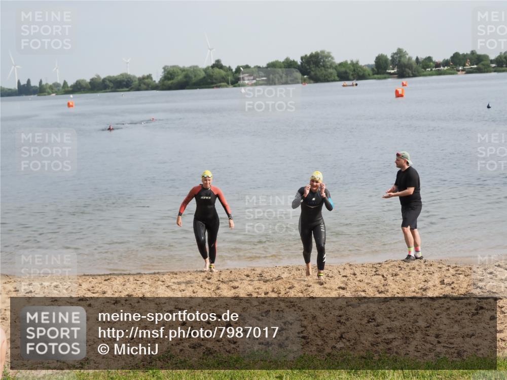 21.06.2025 - 27. Vierlanden-Triathlon MichiJ http://msf.ph/oto/7987017 15.06.2026 09:12:01 Schwimmen 201, 215, 229, 245 meine-sportfotos.de