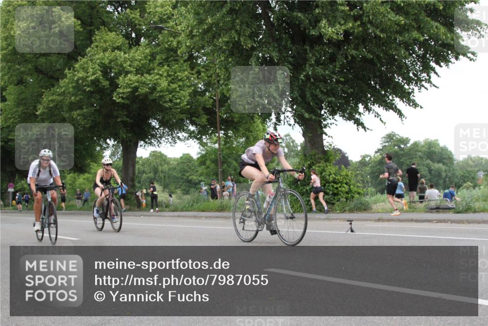 15.06.2025 - 7 Türme Triathlon Yannick Fuchs http://msf.ph/oto/7987055 15.06.2025 13:53:52 Radfahren  meine-sportfotos.de
